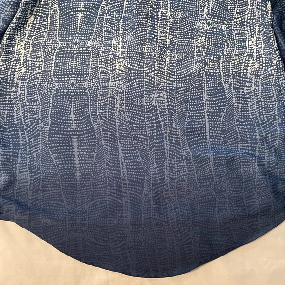 COPY - 👚 SOFT SURROUNDINGS L Ombré Tunic. Abstract blue and white dot print. 👚 - Picture 9 of 11